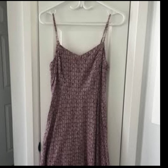 Fit and Flare Size Medium Old Navy Summer Dress
Spaghetti Strap 2 Dress Bundle - Picture 2 of 6